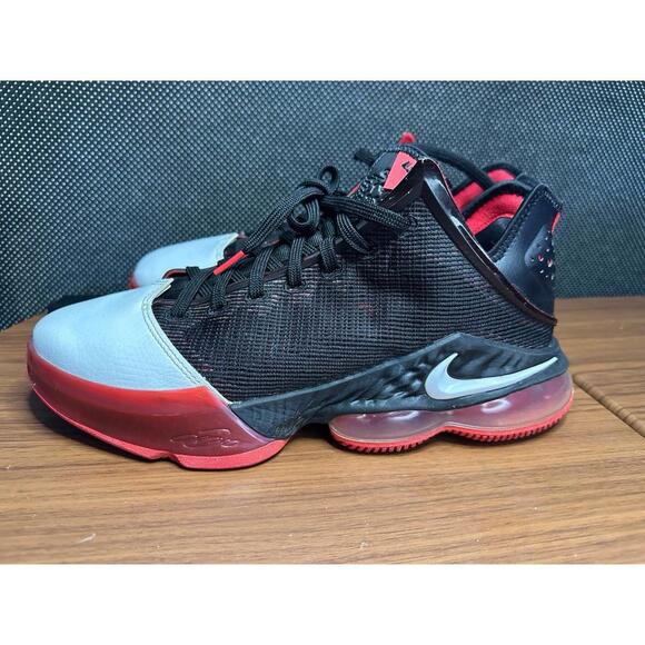 Nike LeBron XIX 19 Low Bred Black Red Basketball Shoes Men's SIZE:10